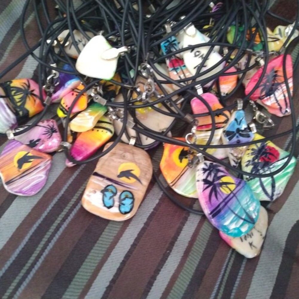 ❤️TONI K KENNER LOT 42 Pieces Hand Painted Surfer Beach Scene Necklace